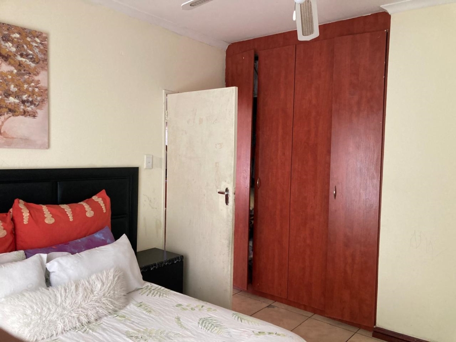 2 Bedroom Property for Sale in Rustenburg Central North West